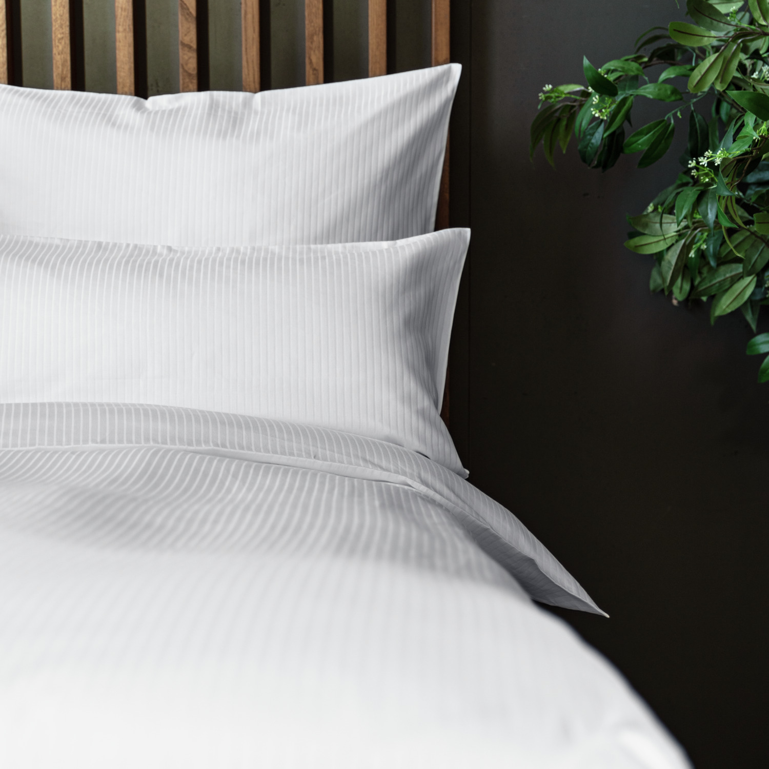 LUSINI Solutions GmbH Venedig 8 mm Pillow Cover Set of 10, 100% Mercerised Cotton, 70x90 cm, White, Damask Stripe, OEKO-TEX Standard 100