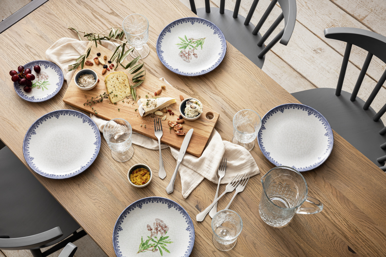 VEGA Nonna Porcelain Dessert Plates, 16.5 cm Round Flat Plates, Blue White Rose Digital Print, Dishwasher and Microwave Safe, Set of 6
