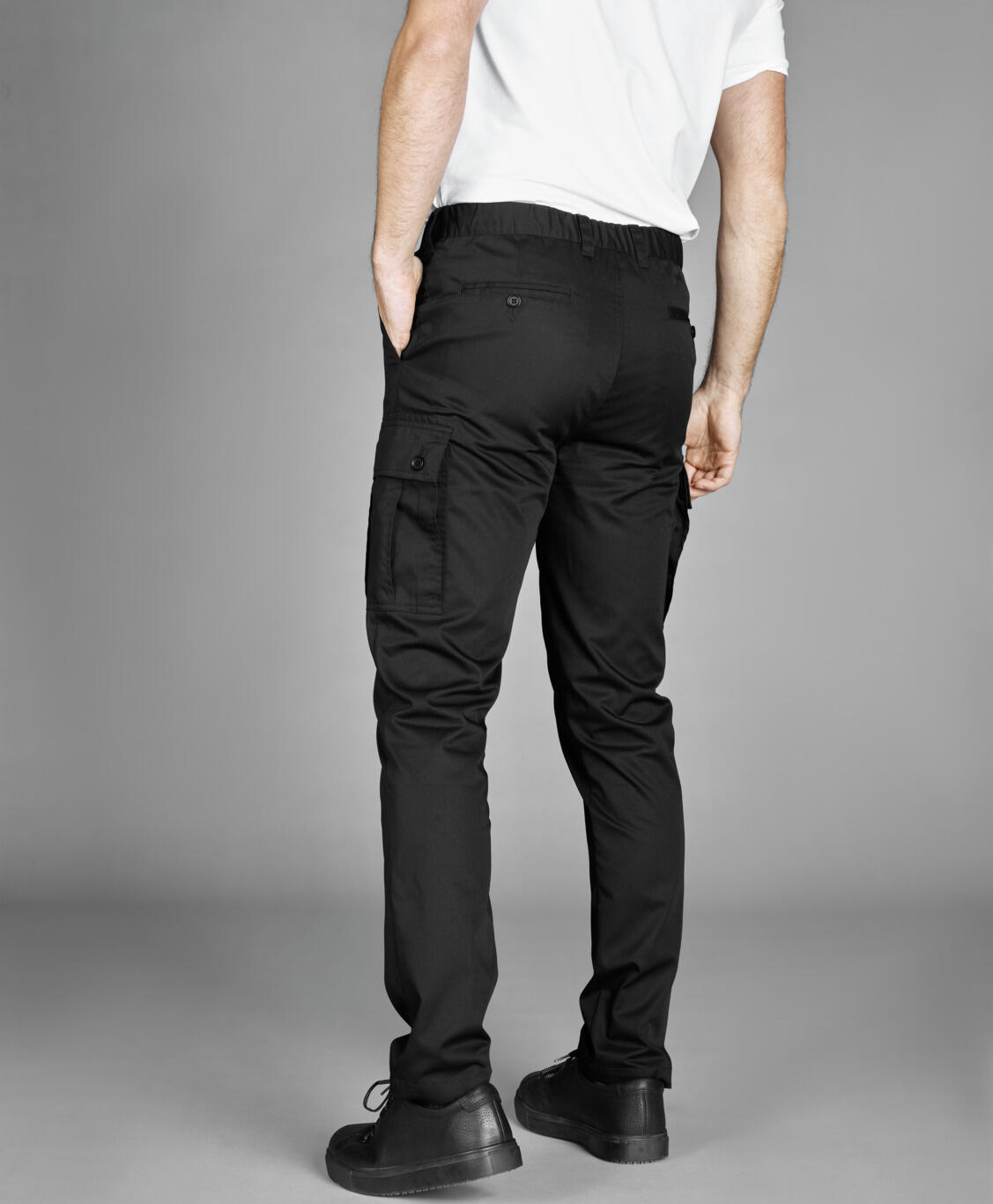 Jobeline Men's Chef Cargo Trousers, 65% Polyester 35% Cotton, Regular Fit, Tapered Leg, Cargo Pockets, OEKO-TEX Standard 100, Black, Size 54