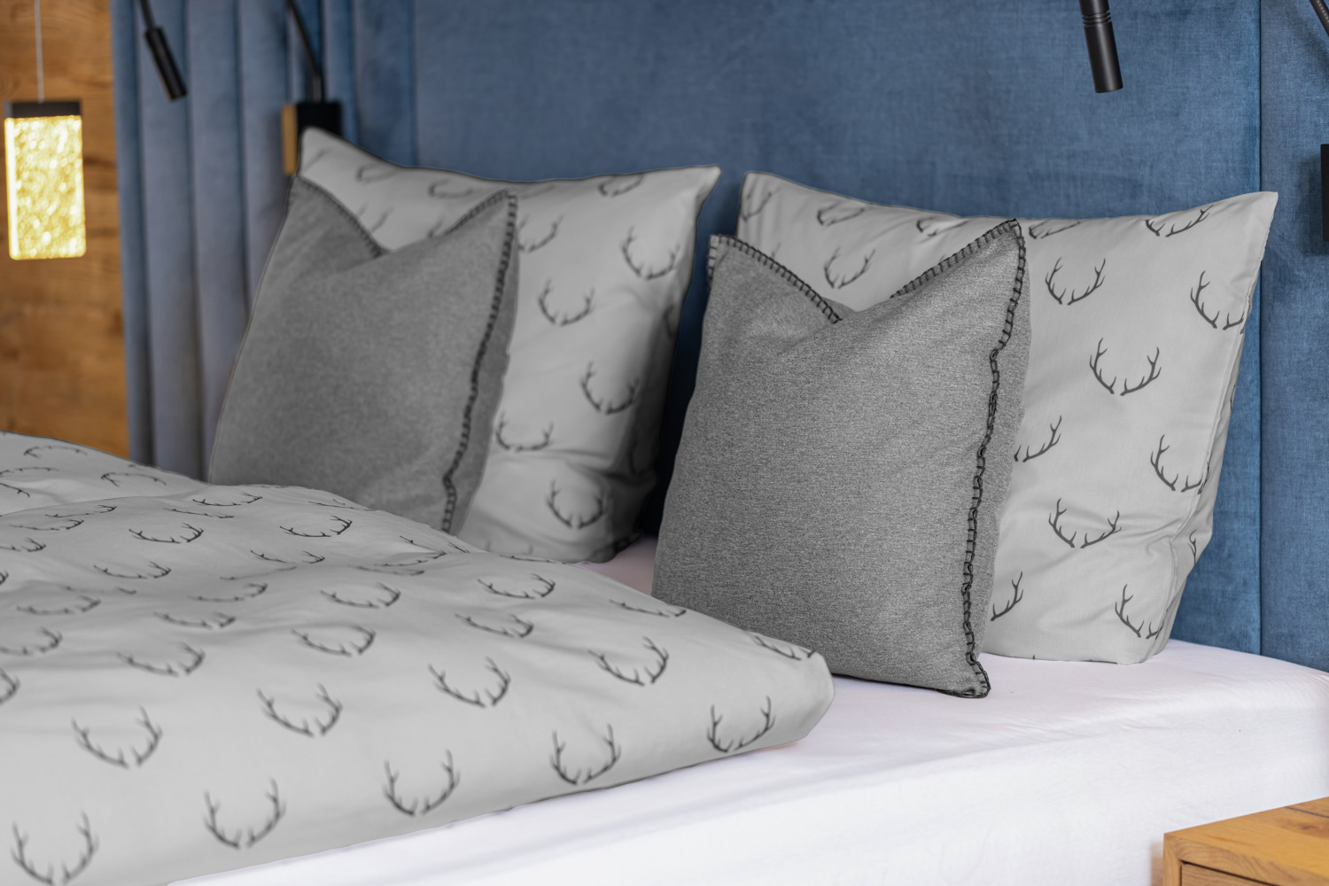 Husa pentru plapuma LUSINI Solutions GmbH Enns, 135x200 cm, 100% Bumbac Percale, 144 TC, Design cu Corne Imprimate, Fermoar, Gri Deschis/Gri Inchis