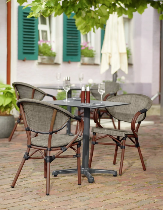 Set de 2 scaune bistro exterioare VEGA Rimalia, cadru din aluminiu vopsit electrostatic, scaun din plastic împletit, stivuibile, rezistente la intemperii