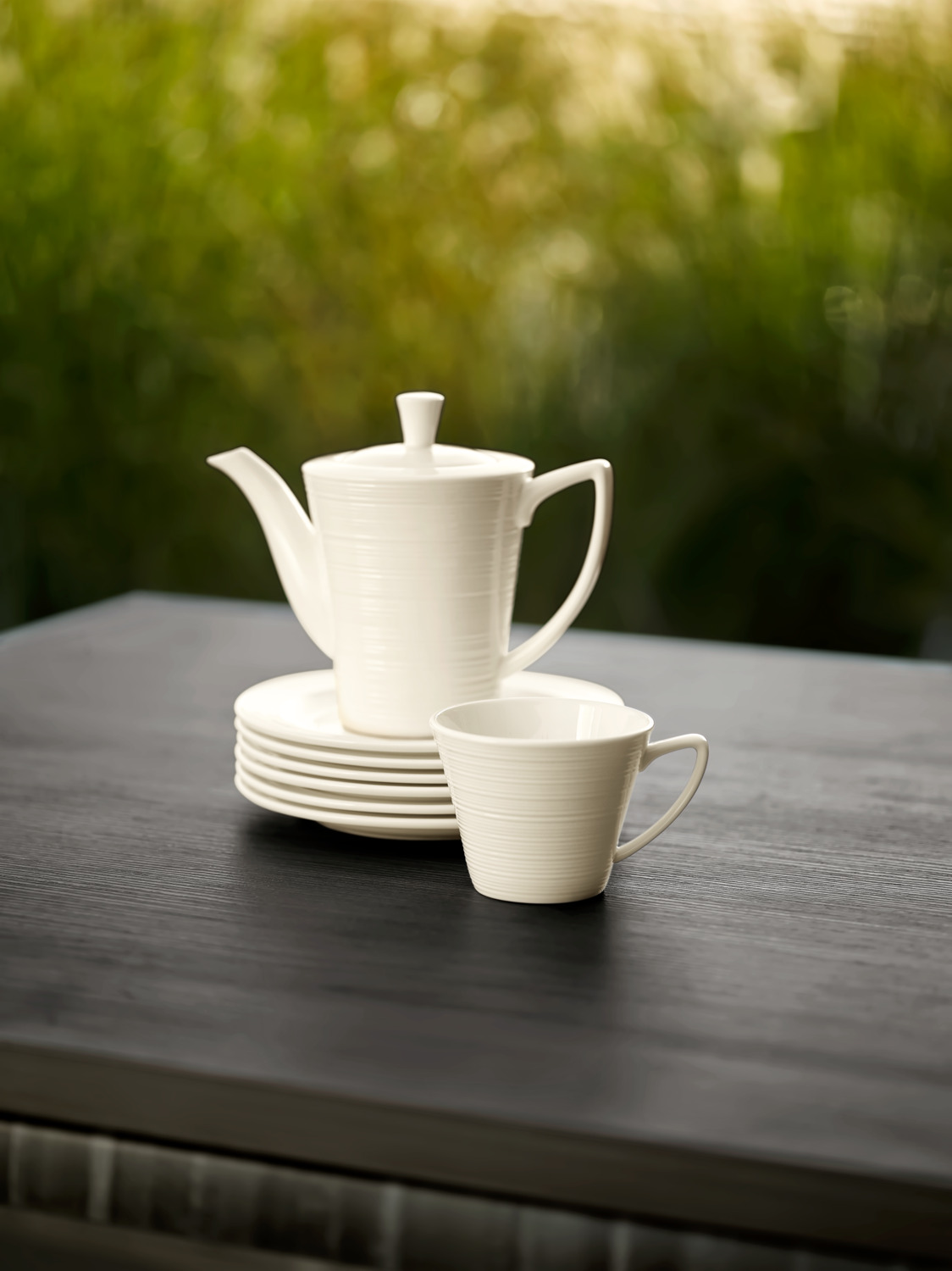 Cana de cafea cu capac LUSINI Skyline din porțelan de calitate, Alb Crem, 420 ml, Design Modern cu Relief, Set de 6 piese