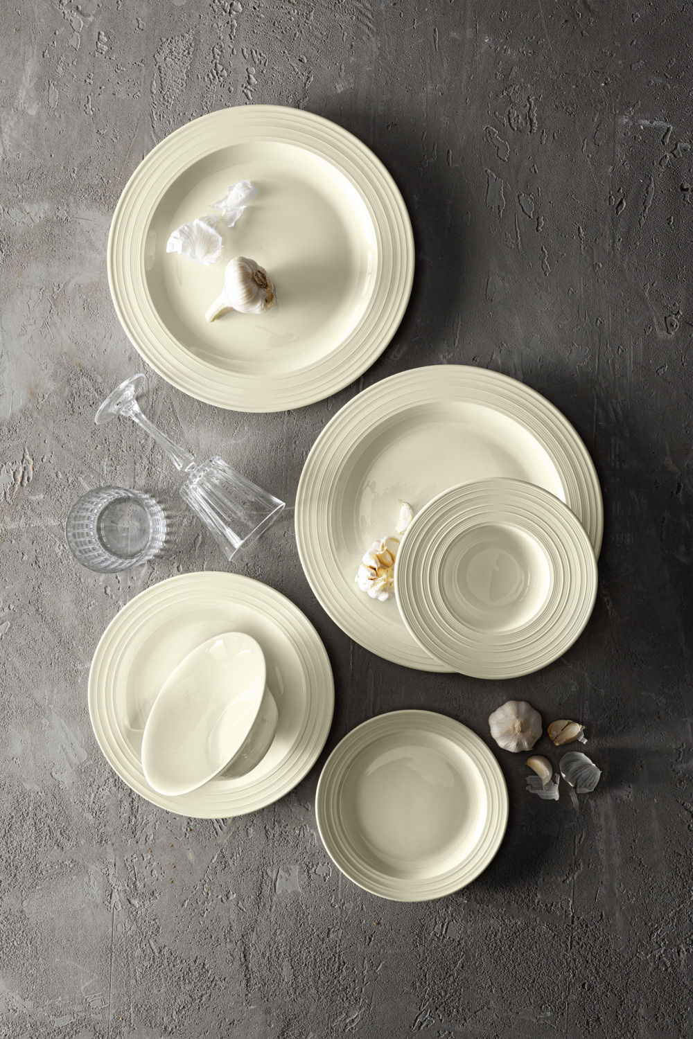 VEGA LUSINI Solutions GmbH Bowl  Skyline Schale Skyline Bowl  Skyline; 300 ml, 17.5x6 cm (ØxH); cream white; round; 6 piece / pack Schale Skyline; 300 ml, 17.5x6 cm (ØxH); cremeweiß; rund; 6 Stück / Pack Cream colored bone china bowl with relief. Modern design. High resistance. Brilliant glaze. Dishwasher safe and microwaveable. Cremefarbene Schale aus Bone-China mit Relief. Modernes Design. Hohe Widerstandsfähigkeit. Brillante Glasur. Spülmaschinenfest und mikrowellengeeignet.