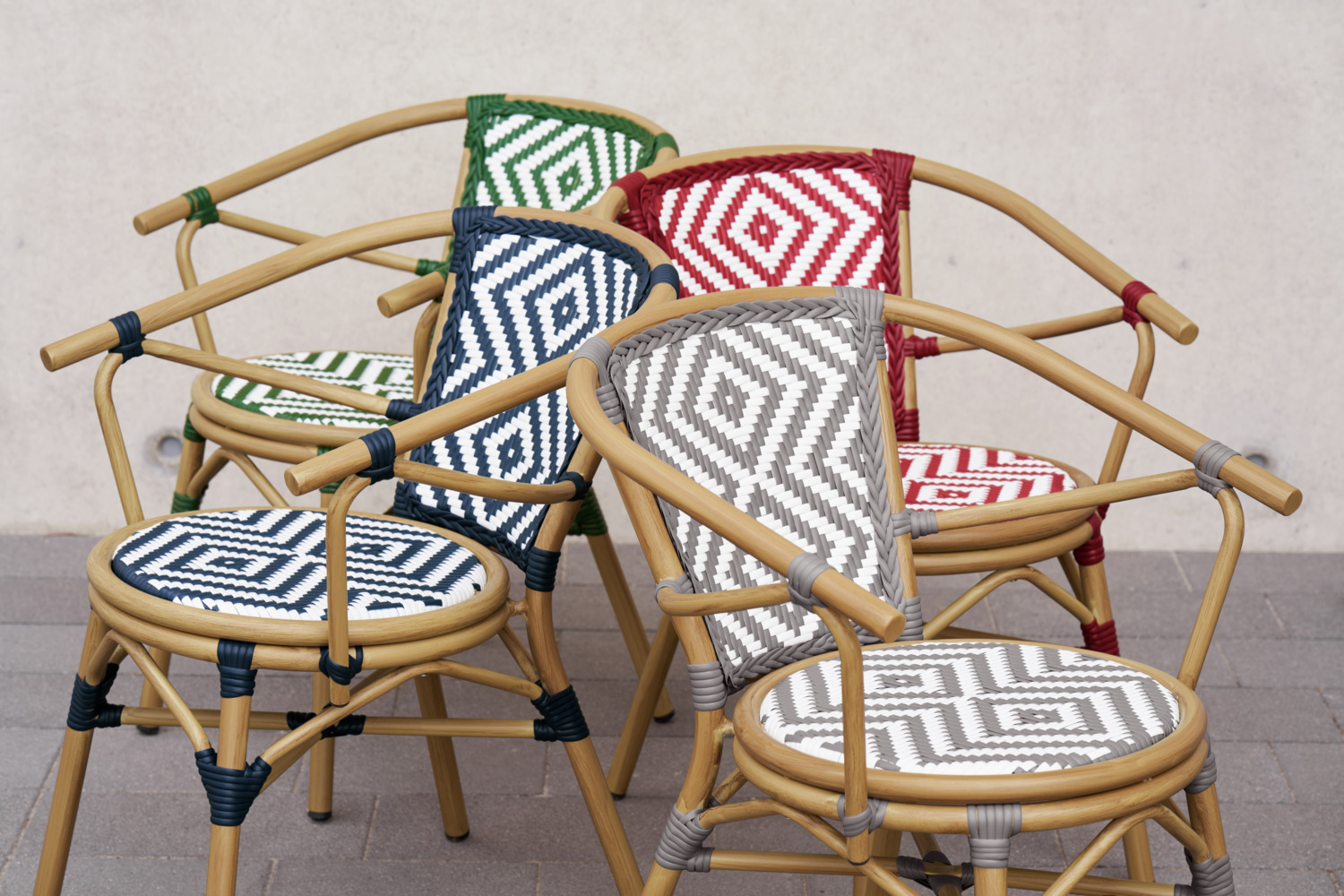 VEGA Estilo Outdoor Stacking Bistro Chairs, Red, Powder-coated Aluminum Wood-effect Frame, Plastic Wickerwork, Set of 2, 59x63x76 cm, UV-resistant