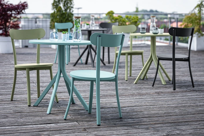 Set de 4 scaune bistro exterioare VEGA Pavonia, Albastre, aluminiu vopsit electrostatic, rezistente la intemperii si UV, sarcina max 160 kg, 46x49x83 cm