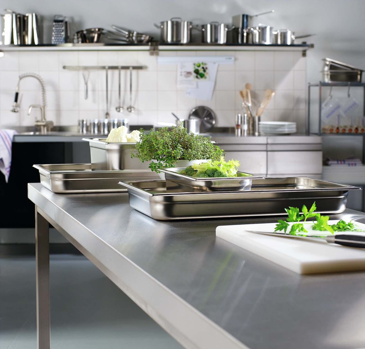 Containor Gastronorm LUSINI VEGA GN 1/1 Premium, Otel Inoxidabil 18/10, 9.03L, 53x32.5x6.5cm, Stivuibil cu Sisteme de Stivuire, Argintiu