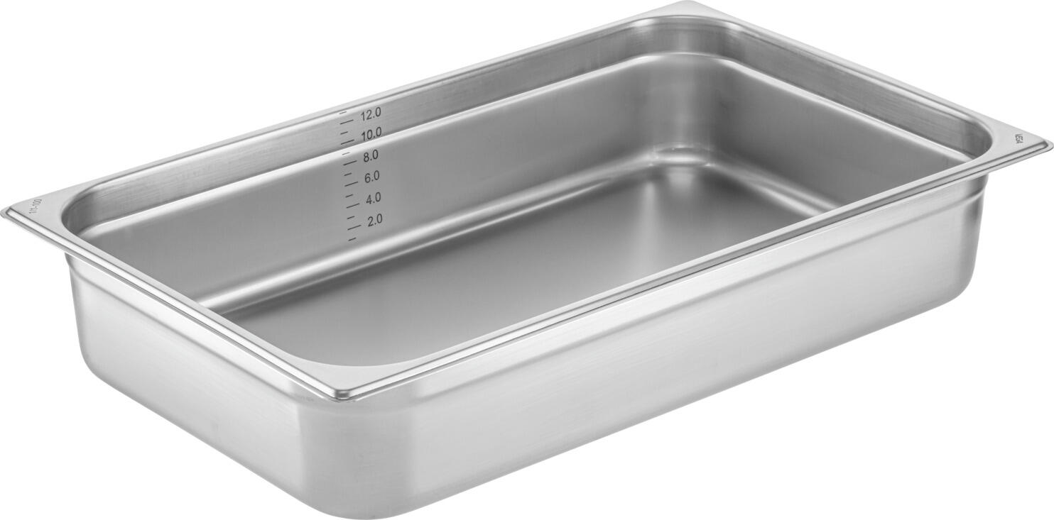 VEGA LUSINI Solutions GmbH GN container 1/1 Premium GN-Behälter 1/1 Premium GN container 1/1 Premium; GN 1/1, 14 l, 53x32.5x10 cm (LxWxD); silver GN-Behälter 1/1 Premium; GN 1/1, 14 l, 53x32.5x10 cm (LxBxT); silber GN container 1/1 made of chrome-nickel stainless steel 18/10, without drop handles. Material thickness: 0.8 mm. With stacking cams: easy disassembly of stacked GN containers. Reinforced corners and edges. Robust and easy to clean. Dishwasher safe. Stackable. Available in different sizes. From time to time it is recommended to clean with vinegar or lemon cleaner to keep the shine of the containers. GN-Behälter 1/1 aus Chrom-Nickel-Edelstahl 18/10, rostfrei, ohne Fallgriff. Materialstärke: 0,8 mm. Mit Stapelnocken: einfaches Auseinandernehmen gestapelter Gastronorm-Behälter. Verstärkte Ecken und Kanten. Robust und pflegeleicht. Spülmaschinenfest. Stapelbar. In verschiedenen Größen erhältlich. Von Zeit zu Zeit empfiehlt sich die Reinigung mit Essig- oder Zitronenreiniger um den Glanz der Behälter zu erhalten.