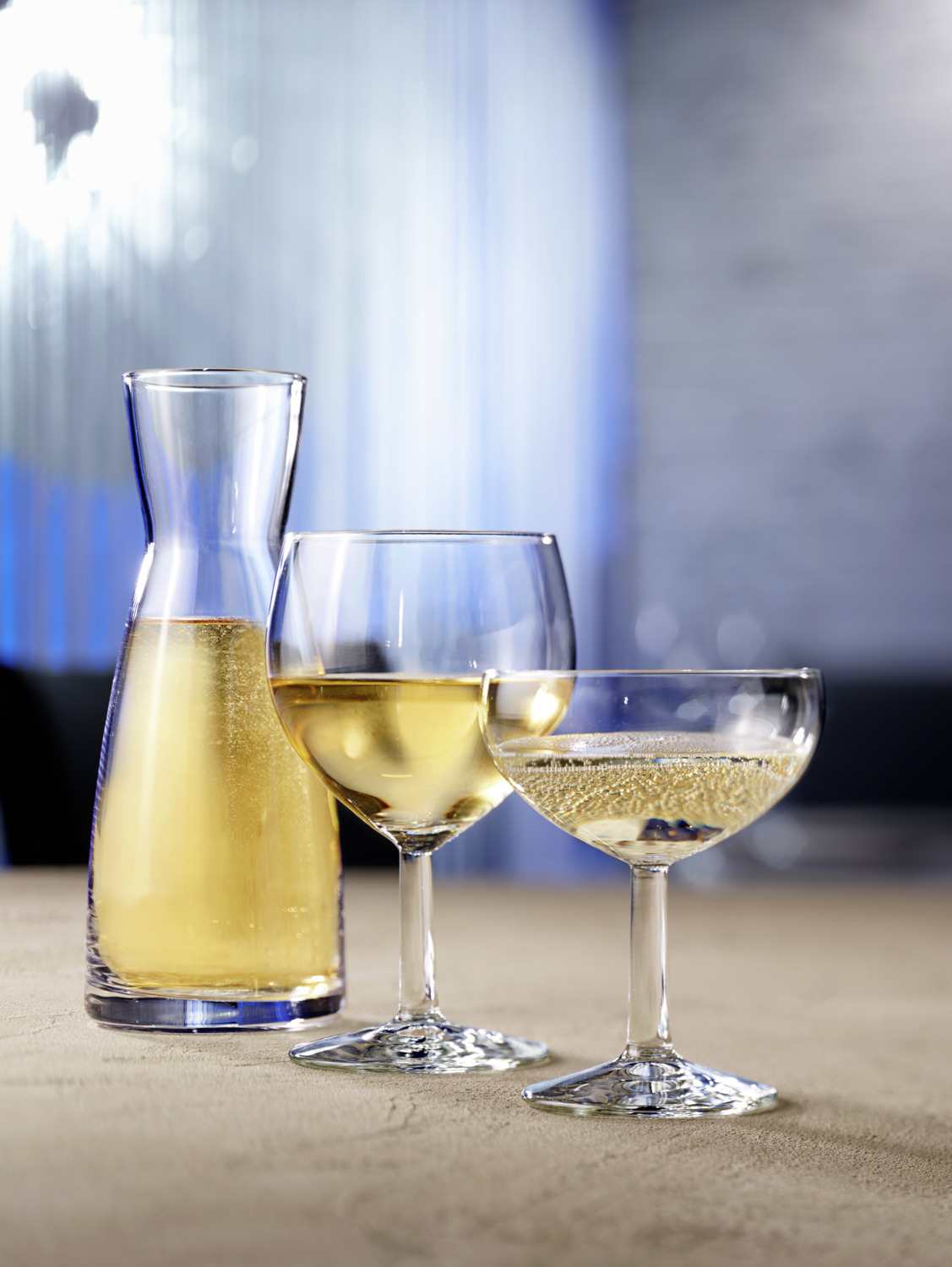Bormioli Rocco Ypsilon Glass Carafe, 1.13 L, Transparent Round Tapered Hourglass Design, 26.2 cm Height, 7.2 cm Diameter, Dishwasher Safe Water and Beverage Pitcher