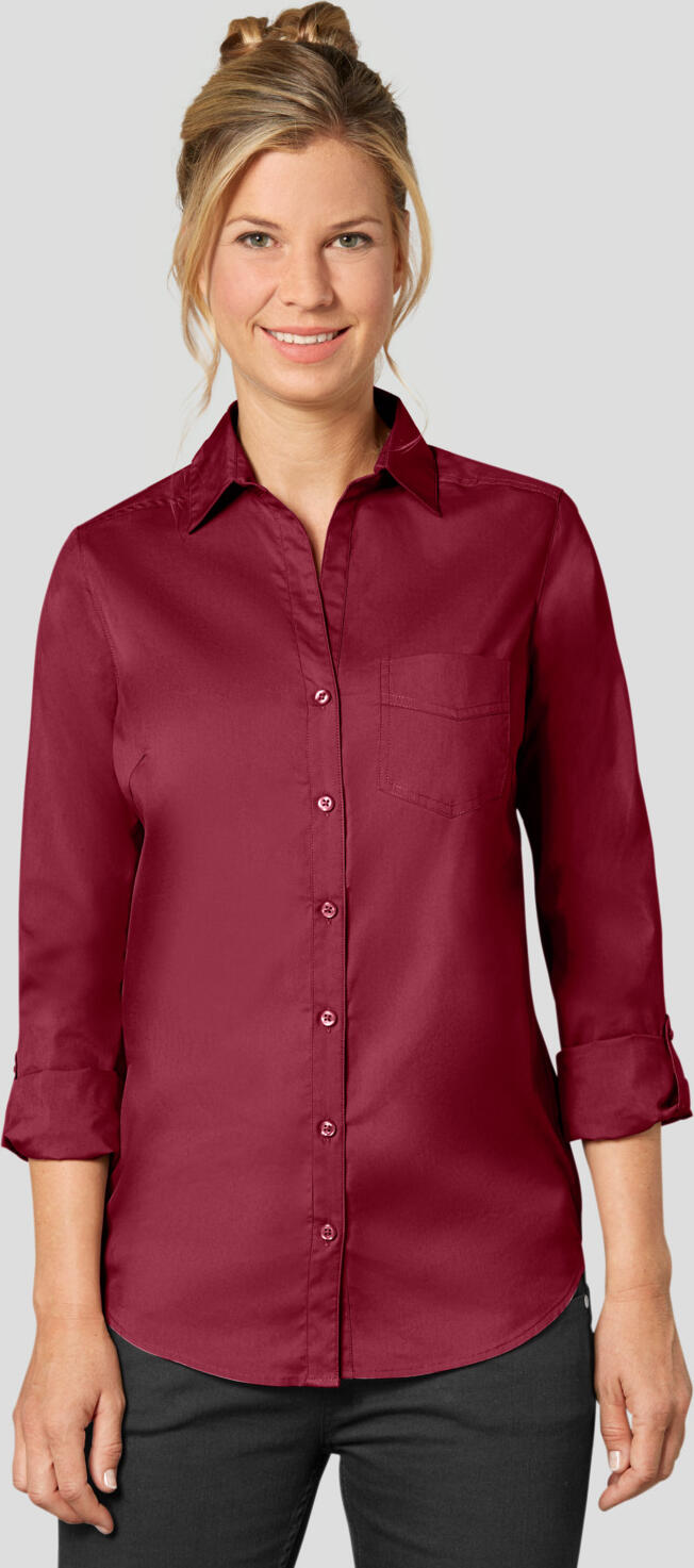 JOBELINE LUSINI Solutions GmbH Women's blouse Mik long sleeve Damenbluse Mik Langarm Women's blouse Mik long sleeve; Size 46; bordeaux Damenbluse Mik Langarm; Kleidergröße 46; bordeaux Slightly waisted women's blouse with long roll-up sleeves and chest pocket. Modern cut, available in many colors. Easy iron. 65 % cotton, 35 % polyester. 40 °C wash. Back length: 66 cm at size 36. Leicht taillierte Damenbluse mit langen Roll-up-Ärmeln und Brusttasche. Moderner Schnitt, in zahlreichen Farben erhältlich. Bügelleicht. 65 % Baumwolle, 35 % Polyester. 40°-Wäsche. Rückenlänge: 68 cm bei Gr. 36.