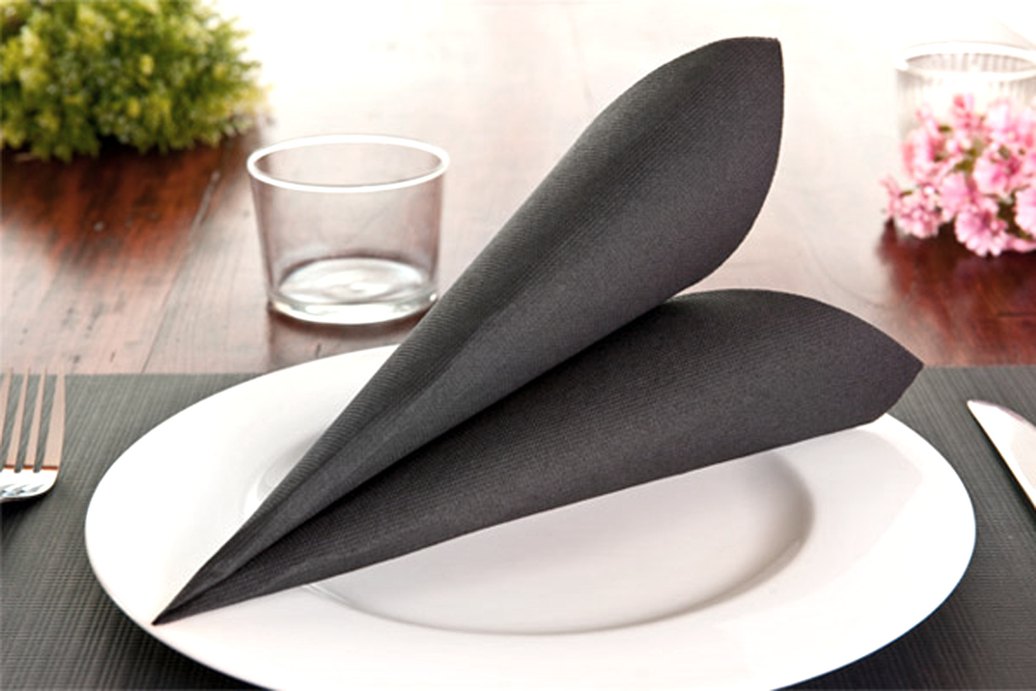 Garcia De Pou Dubo Disposable Table Napkins, Black, 2-Ply Double Point Fabric-Like Paper, 39x39 cm, 1/4 Fold, Pack of 50 Pieces