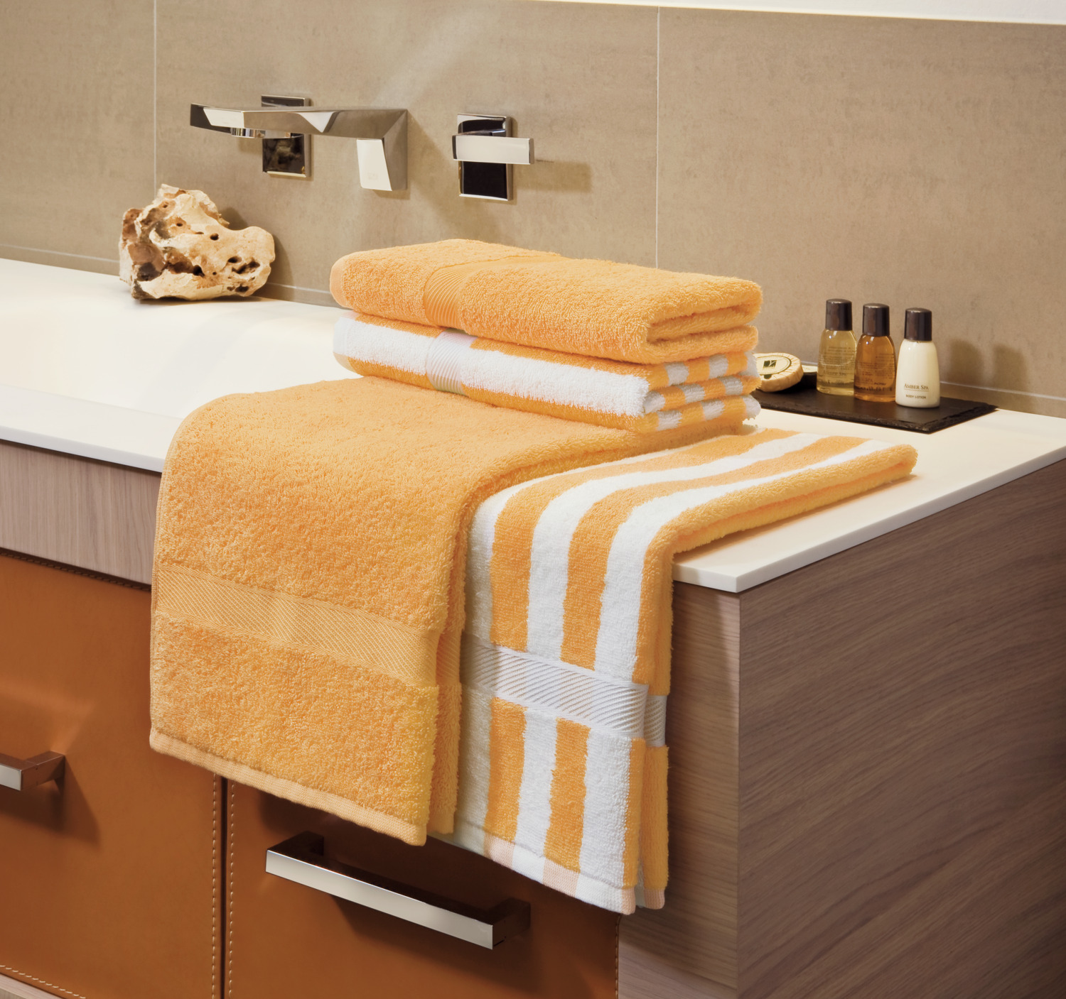LUSINI Solutions GmbH Valencia Uni Bath Mat, 100% Cotton Walk Terry, 50x90 cm, Amber, OEKO-TEX Standard 100, Absorbent and Durable