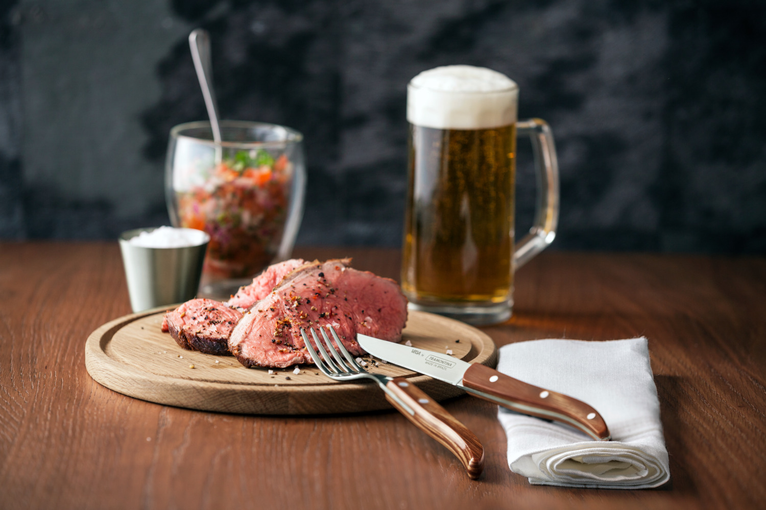Set de 6 cuitite pentru friptura Vega Picanha, stil Laguiole, lama din otel inoxidabil 13/0 polita oglinda 22.5 cm, maner Polywood maro deschis