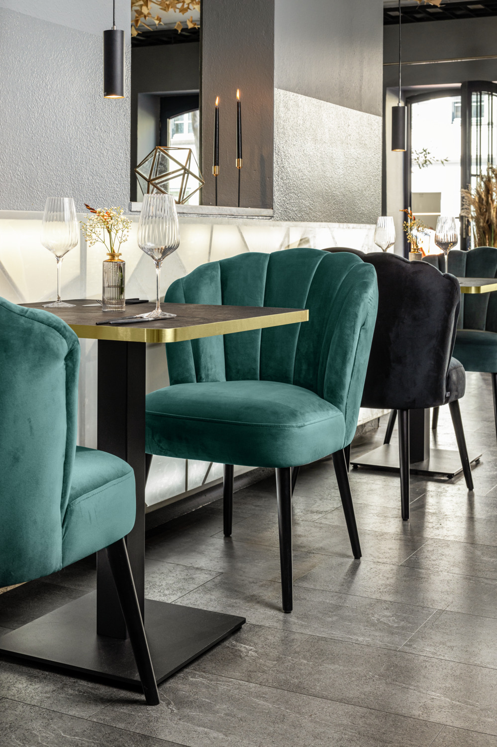 VEGA Malea Upholstered Chair, Black Polyester Velvet, Solid Beech Frame, Shell Design, Max Load 160 kg, 65x69x88 cm
