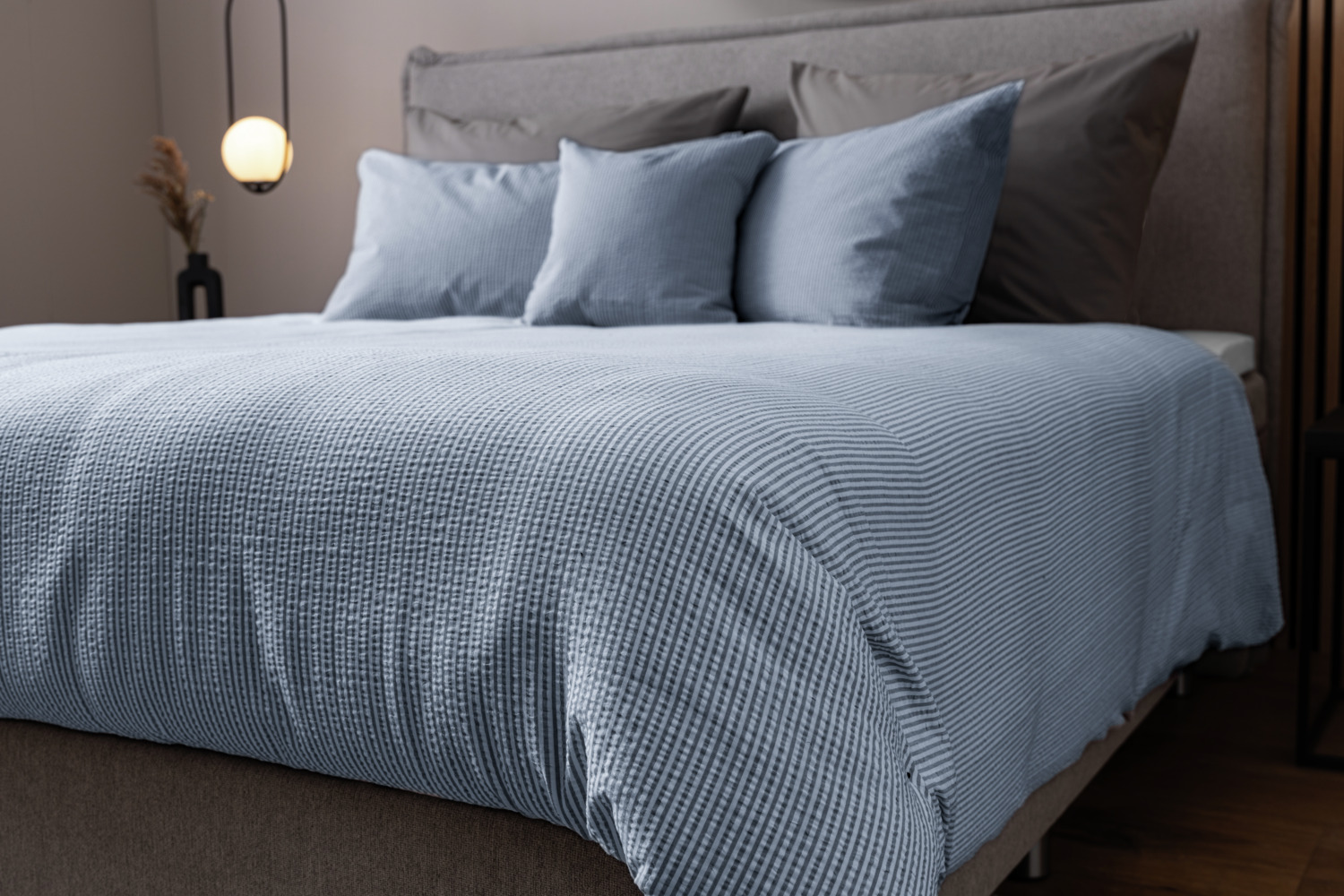LUSINI Solutions GmbH Den Haag Bed Linen Set, 100% Cotton Seersucker, 140x200 cm Duvet, 70x90 cm Pillow, Greyish Blue Woven Stripe, OEKO-TEX Standard 100