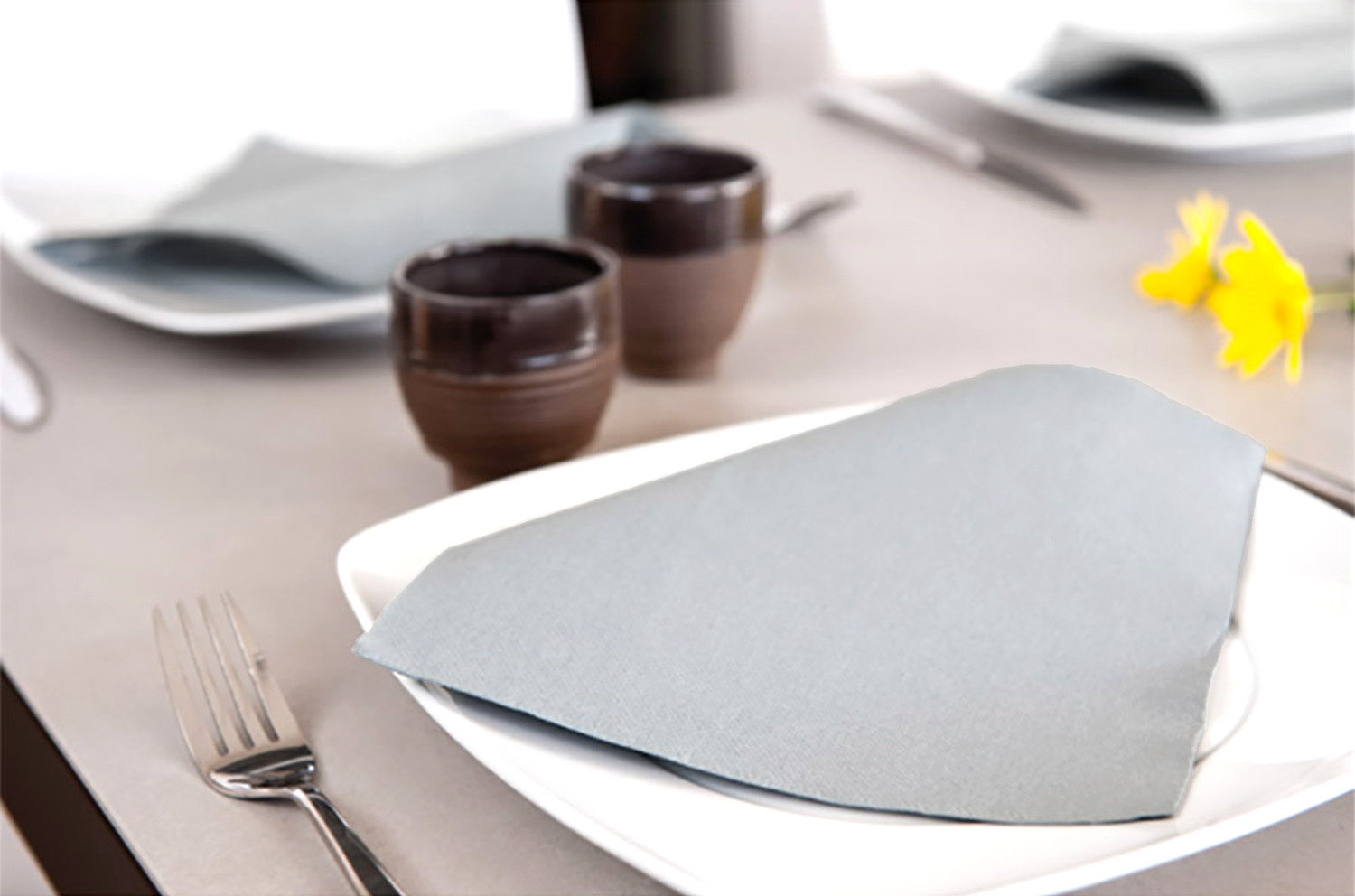 Garcia De Pou Dubo Disposable Table Napkins, Light Grey, 2-Ply Double Point Fabric-Like Paper, 39x39 cm, 1/4 Fold, Pack of 50 Pieces