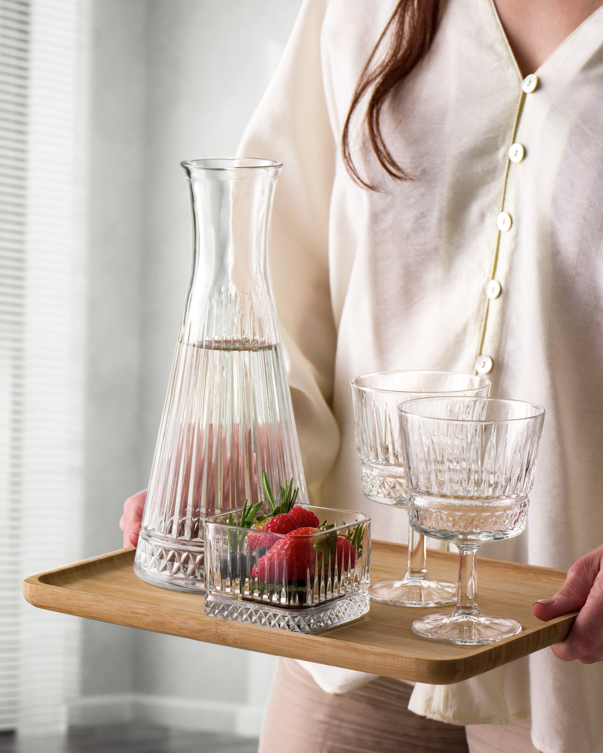 Pasabahçe Pasabahce Cam Sanayii ve Tic. A.S. Sisecam Genel Merkezio Cocktail glass Elysia Cocktailkelch Elysia Cocktail glass Elysia; 260 ml, 8x8x13.4 cm (ØxØxH); transparent; 4 piece / pack Cocktailkelch Elysia; 260 ml, 8x8x13.4 cm (ØxØxH); transparent; 4 Stück / Pack Modern goblet with an attractive relief on the outside. With freezable base. Dishwasher safe. Gobletkelch mit attraktivem Relief an der Außenseite. Mit Eisboden. Spülmaschinenfest.