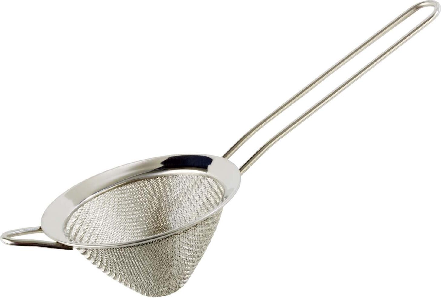 APS Assheuer + Pott GmbH & Co. KG Bar strainer Ø 8.5 cm, handle 11.5 cm Barsieb Ø 8,5 cm, Griff 11,5 cm Bar strainer Ø 8.5 cm, handle 11.5 cm; 8.5x22x8.5x4.5 cm (ØxLxWxH); silver Barsieb Ø 8,5 cm, Griff 11,5 cm; 8.5x22x8.5x4.5 cm (ØxLxBxH); silber Bar strainer Ø 8.5 cm, handle 11.5 cm ,18/10 stainless steel. Das Barsieb ist ein praktisches Zubehör für Bar, Gastronomie, Catering und den privaten Haushalt. Es eignet sich ideal zum Abseihen von Cocktails, Mixgetränken oder Aufgüssen und hält Eis, Fruchtstücke sowie weitere feste Bestandteile zuverlässig zurück. Gefertigt aus 18/8 Edelstahl überzeugt es durch hygienische Qualität und professionelle Alltagstauglichkeit. * Material: 18/8 Edelstahl * Zum Abseihen von Cocktails und Mixgetränken geeignet * Hält Eis und feste Bestandteile zurück * Ideal für Bar, Gastronomie und Catering * Hygienisch und robust * Spülmaschinengeeignet