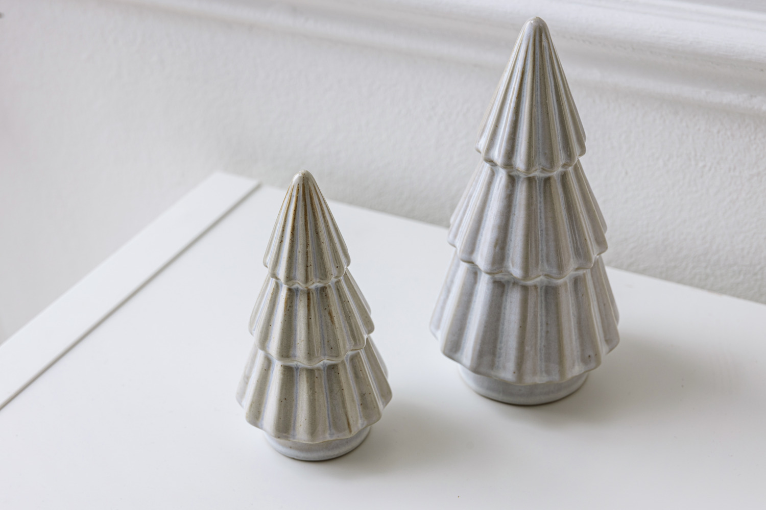 Vega Nilas Decorative Christmas Tree, Glazed Porcelain, Cream White, 16 cm Height, 8.4 cm Diameter