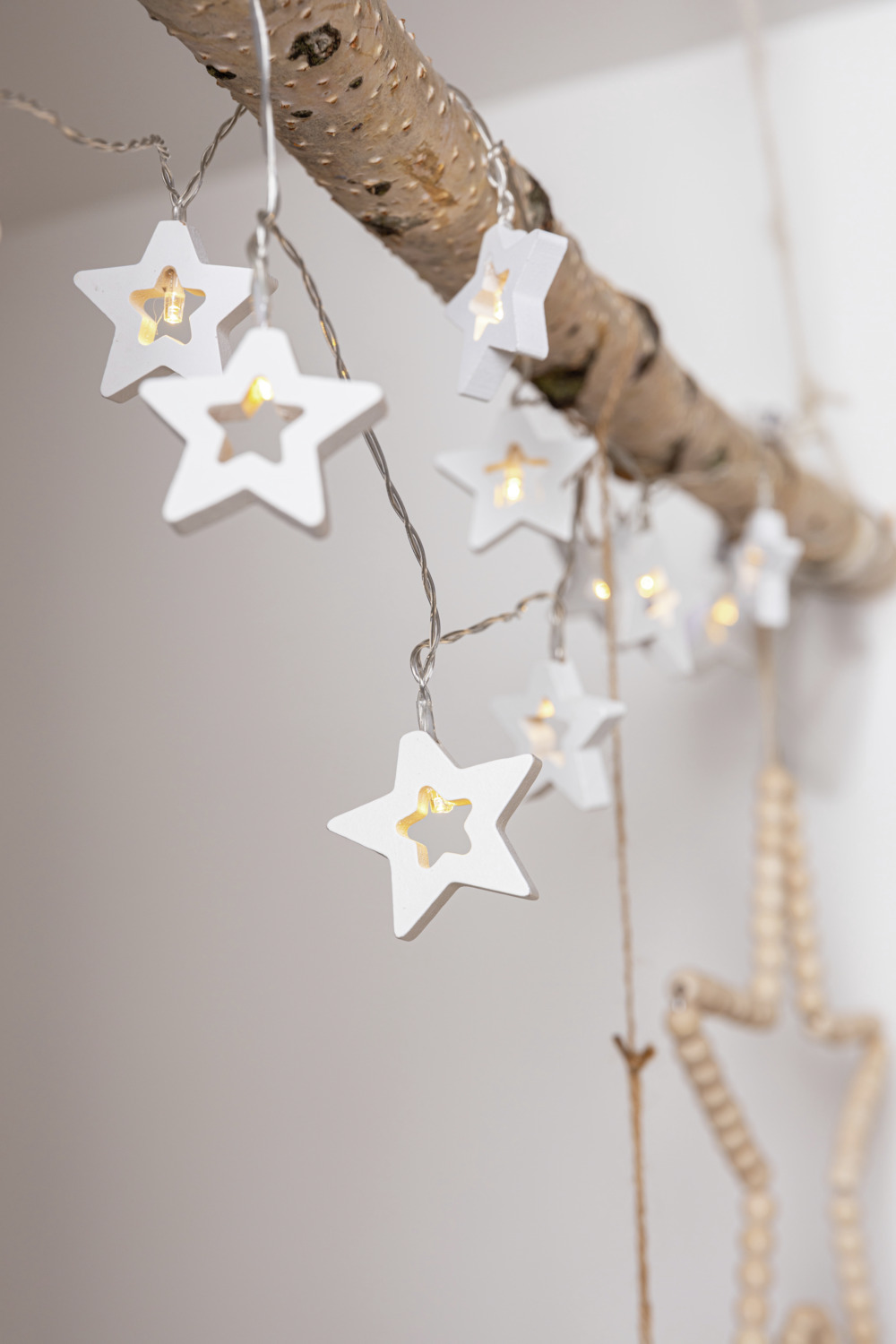 Vega Stary LED Fairy Lights, 140 cm White Christmas Decoration with 10 Stars, Battery Operated, Plastic and Wood Material Mix