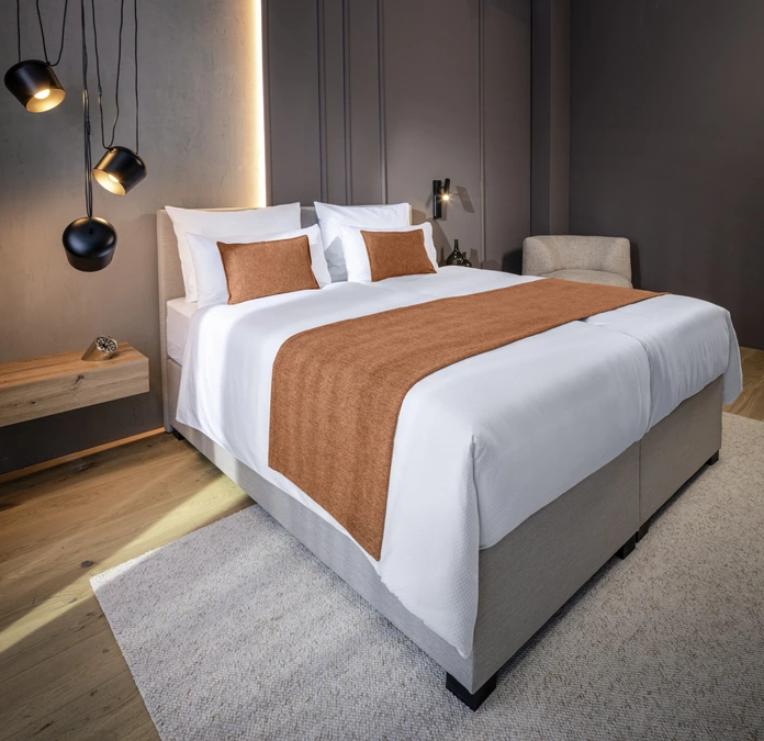 LUSINI Solutions GmbH Padaro Duvet Cover, 100% Cotton Damask, 240x220 cm, White, 300 TC, Hotel Fastening, OEKO-TEX Standard 100, Professional Hotel Grade