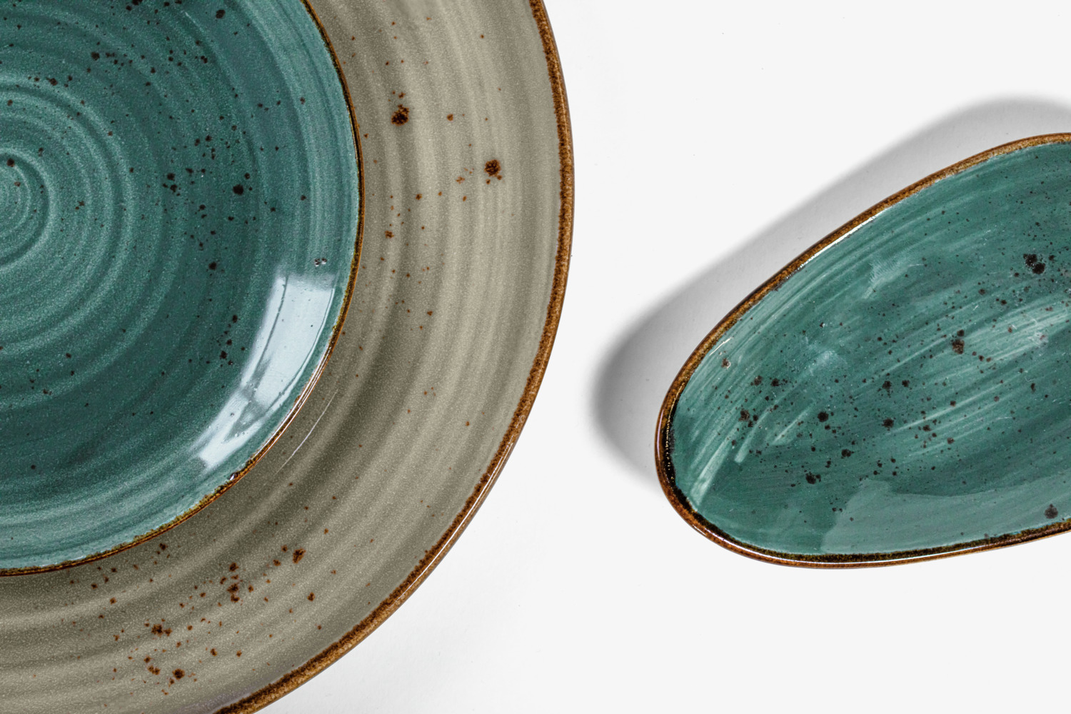VEGA Nebro Flat Plate Set of 6, 25 cm Blue Premium Porcelain, Rustic Speckled Design, Rimless, Dishwasher and Microwave Safe, Professional Catering