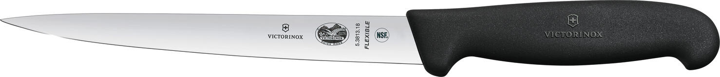 Victorinox Victorinox AG Filleting knife Fibrox straight extra flex Filetiermesser Fibrox gerade, extra flexibel Filleting knife Fibrox straight extra flex; Blade length 18 cm, 30.4 cm (L); silver/black Filetiermesser Fibrox gerade, extra flexibel; Klingenlänge 18 cm, 30.4 cm (L); silber/schwarz From professionals for professionals Non-slip handles guarantee safe working Particularly high edge retention for a long service life Outstanding sharpness and maximum stability The Fibrox collection was developed for professional chefs, but is also popular with amateur chefs due to its optimum performance and precise cuts. The non-slip, ergonomic handles sit comfortably in the hand and are easy on the wrist. This makes cooking and cutting fun! Extra-sharp stainless steel blades glide through even the thickest cuts of meat and sophisticated special knives handle a variety of kitchen tasks - from filleting fish to glazing cakes. Material handle: Thermoplastic elastomers (TPE) combine the easy processing of thermoplastics with the advantages of elastomers. They are extremely flexible even at high temperatures, very robust and have high impact and notch resistance even at low temperatures. TPE materials can withstand temperatures of up to 110°C. Von Profis für Profis Rutschfeste Griffe garantieren sicheres Arbeiten Besonders hohe Schnitthaltigkeit für eine lange Lebensdauer Hervorragende Schärfe und maximale Stabilität Die Fibrox Kollektion wurde für Profiköche entwickelt, ist aber auch bei Hobbyköchen aufgrund ihrer optimalen Performance und präzisen Schnitte beliebt. Die rutschfesten, ergonomischen Griffe liegen gut in der Hand und schonen das Handgelenk. So machen Kochen und Schneiden Spaß! Extra scharfe Klingen aus rostfreiem Stahl gleiten selbst durch die dicksten Fleischstücke und ausgereifte Spezialmesser erledigen verschiedene Küchenaufgaben – vom Filetieren von Fisch bis zum Glasieren von Torten. Material Griff: Thermoplastische Elastomere (TPE) kombinieren die einfache Verarbeitung von Thermokunststoffen mit den Vorteilen von Elastomeren. Sie sind auch bei hohen Temperaturen extrem flexibel, sehr robust und besitzen sogar bei niedrigen Temperaturen eine hohe Schlag- und Kerbschlagfestigkeit. TPE-Materialien halten Temperaturen von bis zu 110 °C stand.