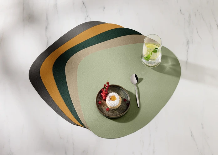LUSINI Solutions GmbH Kaja organic Placemats, Set of 4, Oval Teardrop Shape, 37x41 cm, Beige, 100% PVC Synthetic Fibre, Leather Embossing, Indoor Outdoor