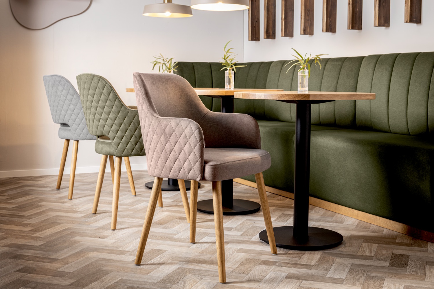 VEGA Rombo Velvet Chair, Oak Wood Frame, Diamond-Pattern Quilting, Grey Polyester Upholstery, 46x47x85 cm, Max Load 160 kg