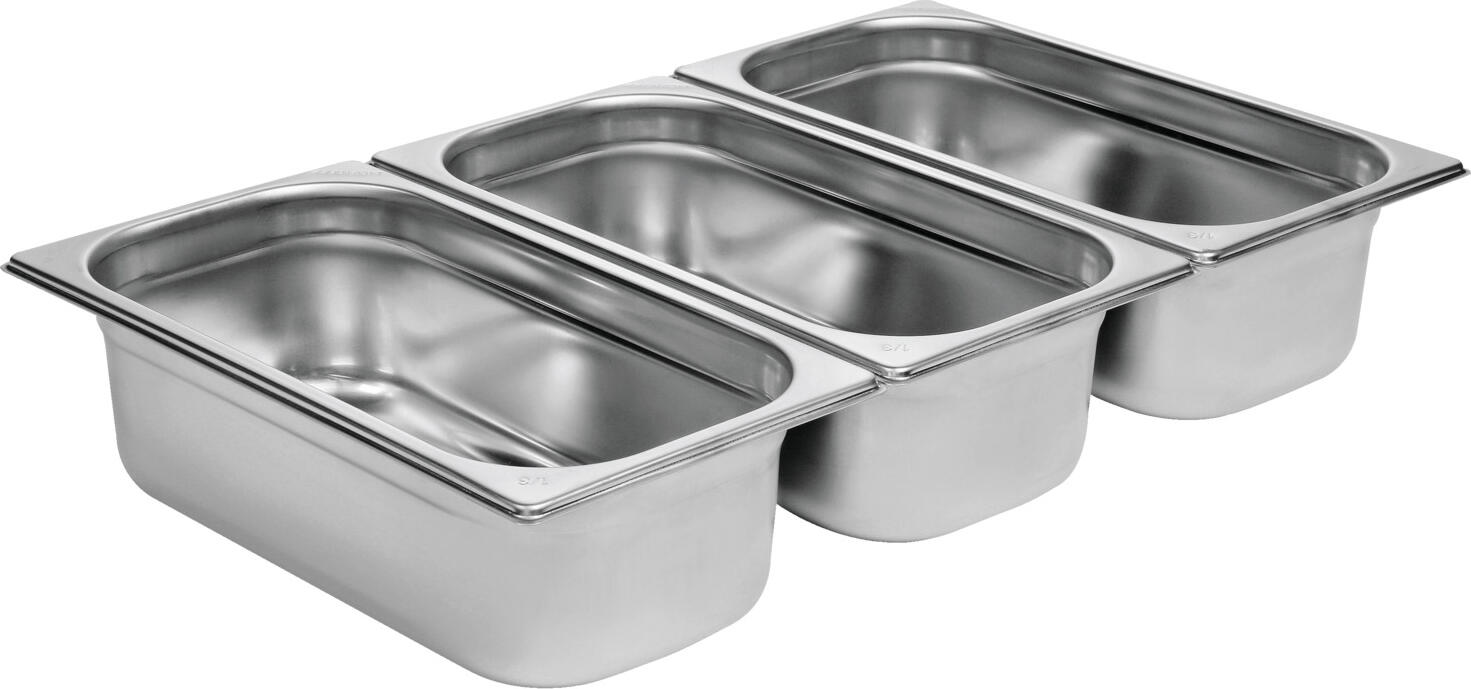 VEGA LUSINI Solutions GmbH GN container 1/3 Premium GN-Behälter 1/3 Premium GN container 1/3 Premium; GN 1/3, 5 l, 32.5x17.6x15 cm (LxWxD); silver GN-Behälter 1/3 Premium; GN 1/3, 5 l, 32.5x17.6x15 cm (LxBxT); silber GN container 1/3 made of chrome-nickel stainless steel 18/10, without drop handles. Material thickness: 0.8 mm. With stacking cams: easy disassembly of stacked GN containers. Reinforced corners and edges. Robust and easy to clean. Dishwasher safe. Stackable. Available in different sizes. From time to time it is recommended to clean with vinegar or lemon cleaner to keep the shine of the containers. GN-Behälter 1/3 aus Chrom-Nickel-Edelstahl 18/10, rostfrei, ohne Fallgriff. Materialstärke: 0,8 mm. Mit Stapelnocken: einfaches Auseinandernehmen gestapelter Gastronorm-Behälter. Spülmaschinengeeignet. Von Zeit zu Zeit empfiehlt sich die Reinigung mit Essig- oder Zitronenreiniger um den Glanz der Behälter zu erhalten.