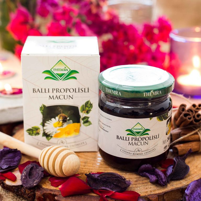 Pastă mixtă de propolis și miere - contribuie la întărirea sistemului imunitar și accelerează procesul de vindecare a rănilor.