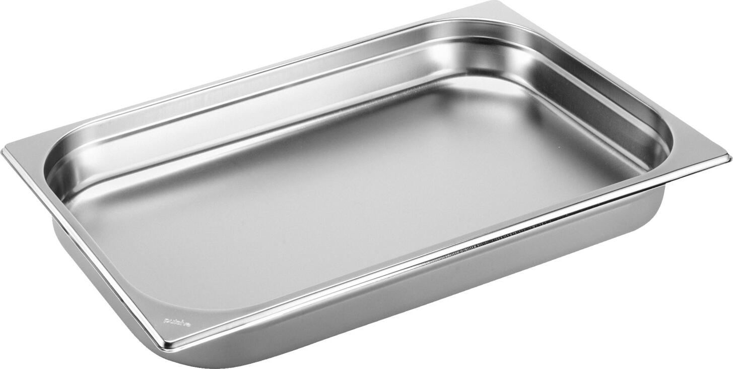 VEGA LUSINI Solutions GmbH GN container 1/2 Premium GN-Behälter 1/2 Premium GN container 1/2 Premium; GN 1/2, 2 l, 32.5x26.5x4 cm (LxWxD); silver GN-Behälter 1/2 Premium; GN 1/2, 2 l, 32.5x26.5x4 cm (LxBxT); silber GN container 1/2 made of chrome-nickel stainless steel 18/10, without drop handles. Material thickness: 0.8 mm. With stacking cams: easy disassembly of stacked GN containers. Reinforced corners and edges. Robust and easy to clean. Dishwasher safe. Stackable. Available in different sizes. From time to time it is recommended to clean with vinegar or lemon cleaner to keep the shine of the containers. GN-Behälter 1/2 aus Chrom-Nickel-Edelstahl 18/10, rostfrei, ohne Fallgriff. Materialstärke: 0,8 mm. Mit Stapelnocken: einfaches Auseinandernehmen gestapelter Gastronorm-Behälter. Spülmaschinengeeignet. Von Zeit zu Zeit empfiehlt sich die Reinigung mit Essig- oder Zitronenreiniger um den Glanz der Behälter zu erhalten.