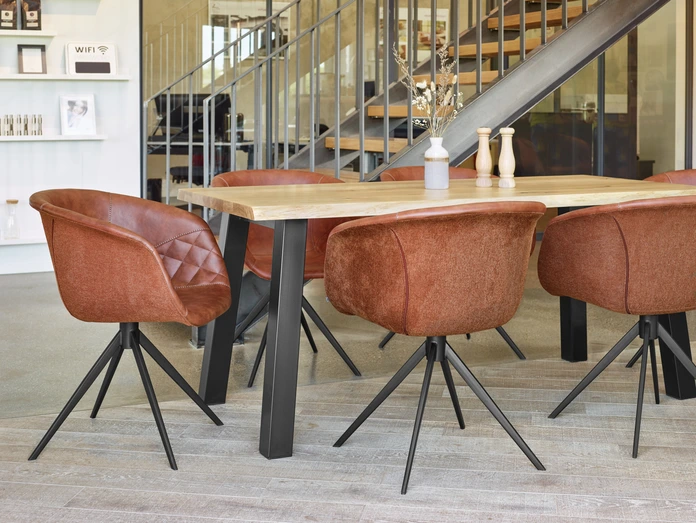 Scaun cu brate VEGA Yankee, Piele Ecologica si Poliester Cognac, Cadru Otel Vopsit in Praf, 61x60x80 cm, Suporta pana la 160 kg, Rezistent la Foc