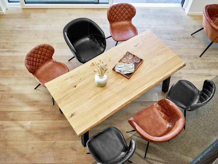 Scaun cu brate VEGA Yankee, Piele Ecologica si Poliester Cognac, Cadru Otel Vopsit in Praf, 61x60x80 cm, Suporta pana la 160 kg, Rezistent la Foc