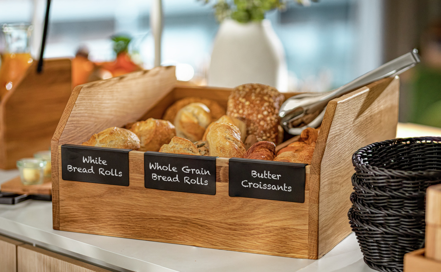Vega Esino Bread Box, Solid Oak Wood, Oiled Brown, 3 Compartments, 45 x 45 x 22.2 cm, Food-Safe