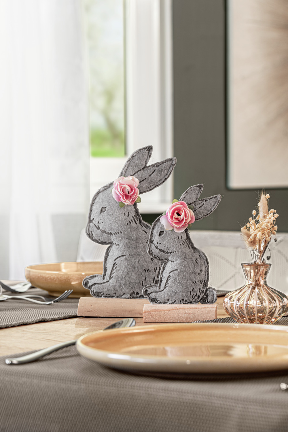LUSINI Adela Easter Bunny Decoration, Felt and Wood Material Mix, Floral Design, 23 x 12.5 x 4.5 cm