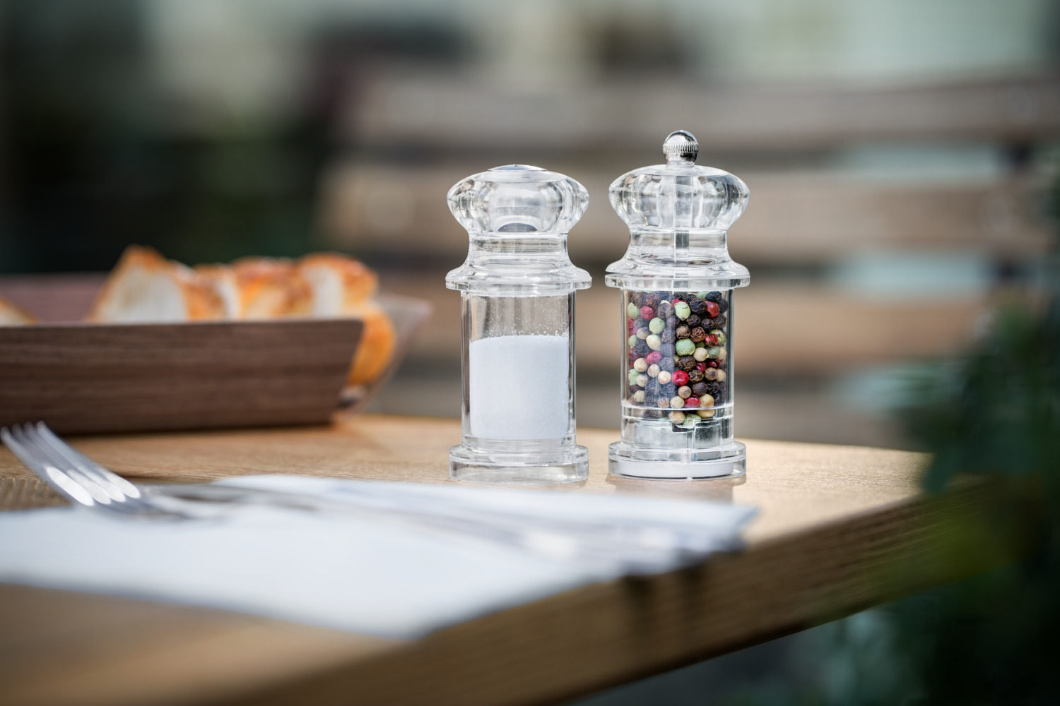 Vega Lio Salt Shaker and Pepper Mill Set of 2, Acrylic Glass, Carbon Steel Grinder, Transparent, 4.2x10 cm