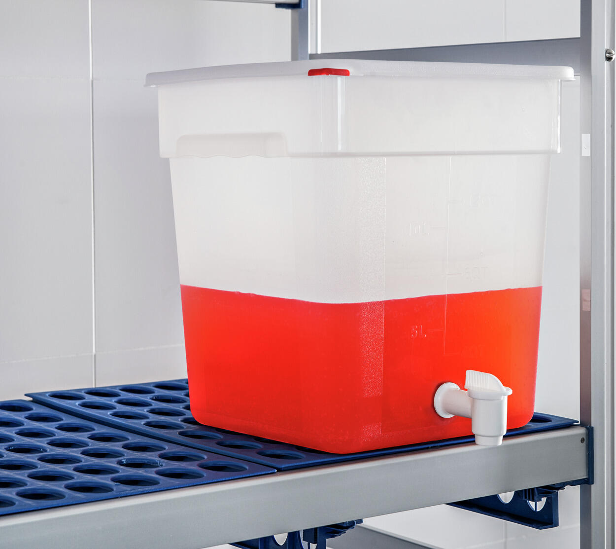 Dispenser de Plastic Araven cu Robinet de Scurgere, Capacitate 15L, Polipropilenă, Alb, cu Scară de Măsurare și Clip de Etichetare, 28.5x28.5x23 cm