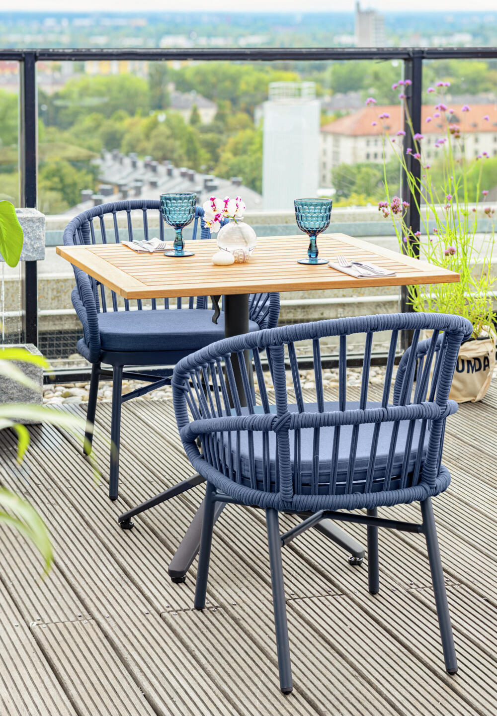 VEGA LUSINI Pina Outdoor Chair Set of 2, Blue, Powder-Coated Aluminum Frame, Rope Wickerwork, Stackable Weatherproof Garden Chairs with Washable Cushions