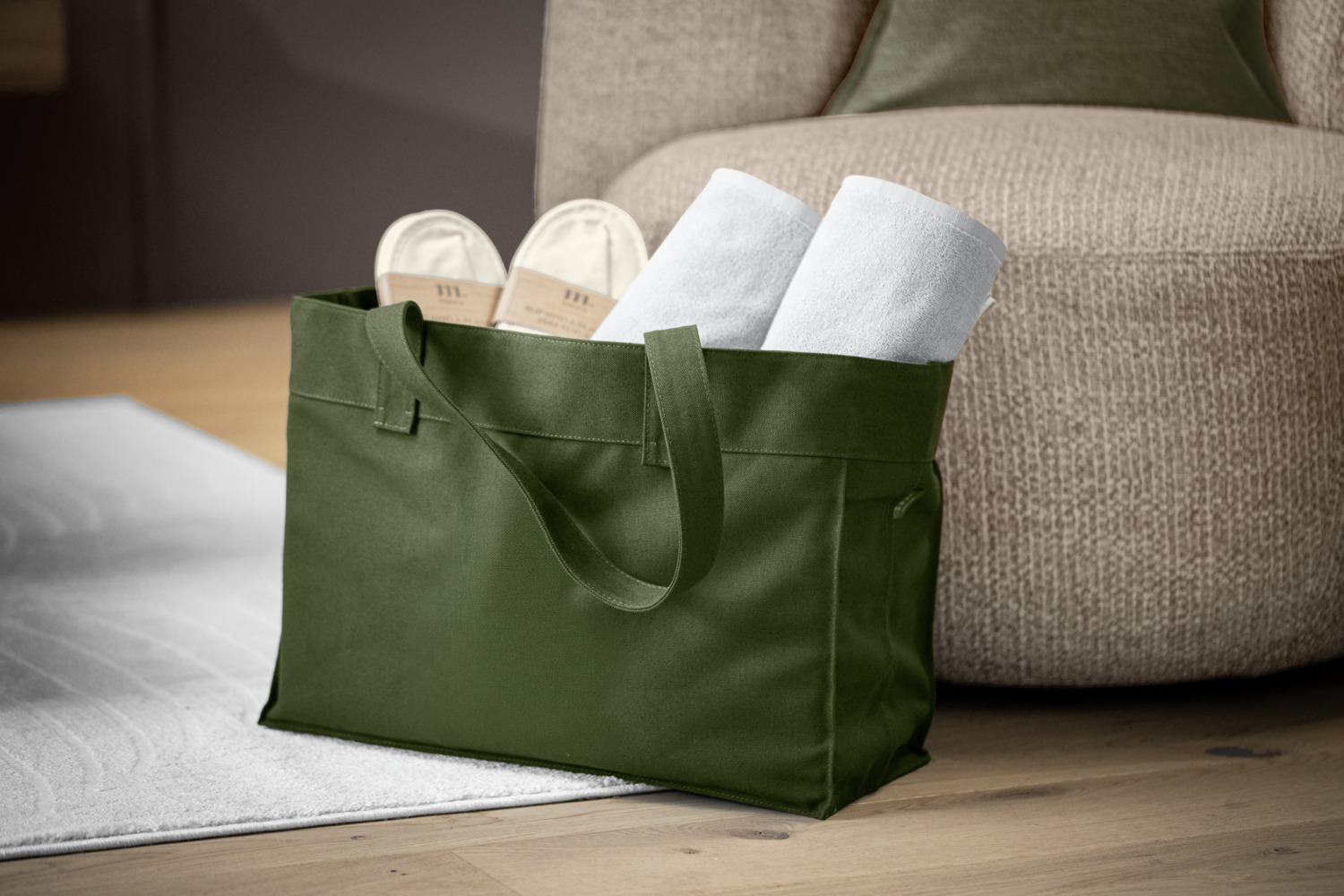 Geanta Wellness LUSINI Solutions GmbH Pula, 100% bumbac canvas, 50x35x20 cm, Compartiment principal mare cu buzunar cu fermoar, Bretele de umar, Masliniv