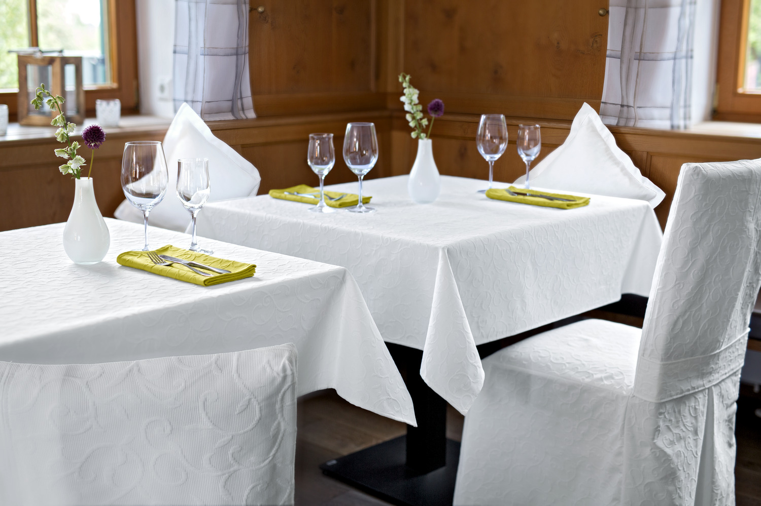 LUSINI Solutions GmbH Biella Tablecloth Fabric by the Meter, 300 cm Width, Jacquard Pattern, Stain-Resistant Cotton-Polyester Blend, OEKO-TEX Certified