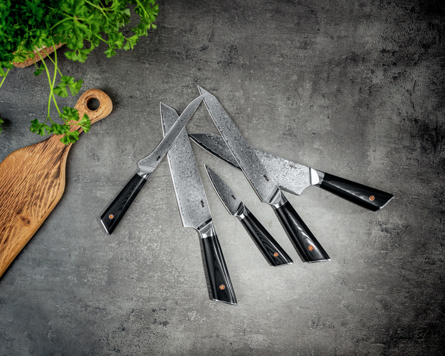 VEGA LUSINI Solutions GmbH Boning knife Aurora Ausbeinmesser Aurora Boning knife Aurora; Blade length 15 cm, 26 cm (L); black Ausbeinmesser Aurora; Klingenlänge 15 cm, 26 cm (L); schwarz High-quality boning knife with extremely sharp blade made of Damascus steel consisting of 67 layers. Perfect 15 ° angle blade, double-sided. Ergonomic handle made of G10 material. Very hard 15 cm long blade with high edge retention. Hochwertiges Ausbeinmesser mit extrem scharfer Klinge aus Damaszener Stahl bestehend aus 67 Schichten. Perfekte 15° Winkel-Klinge doppelseitig. Ergonomischer Griff aus G10 Material. Sehr harte 15 cm lange Klinge mit hoher Schnitthaltigkeit.