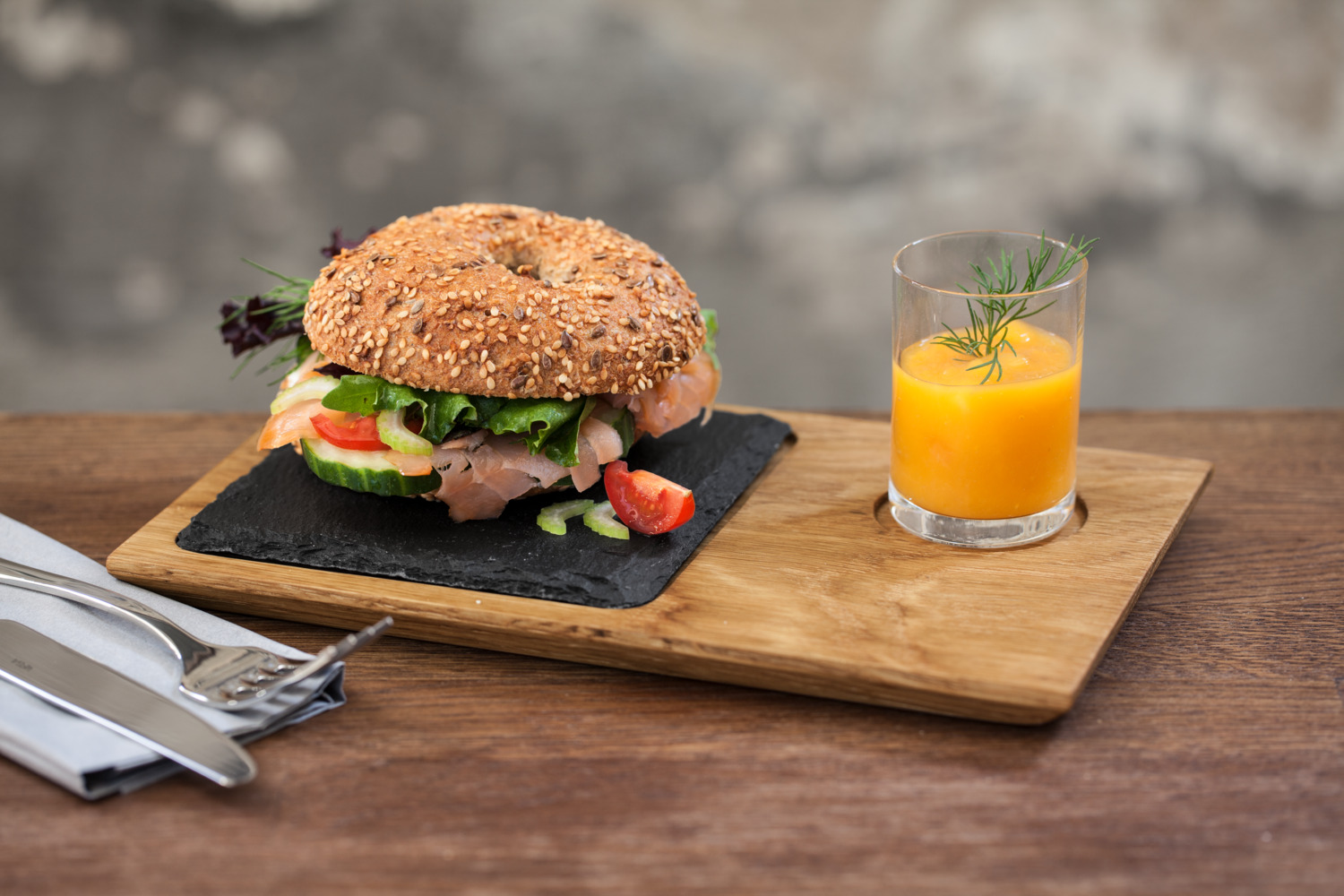 VEGA Colwood Square Natural Slate Plate, Black Food-Safe Serving Platter for Buffet and Presentation, 12.8 x 12.8 x 0.5 cm