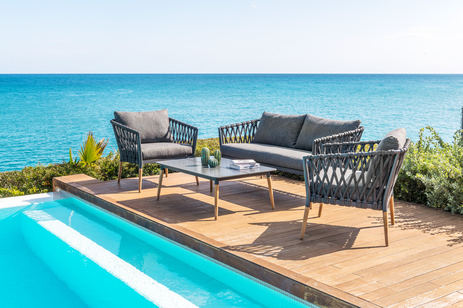 Scaun Lounge Exterior VEGA Asola, Cadru Aluminiu Vopsit in Praf cu Picior de Lemn de Teak, Impletit din Sfoara, Perna din Material Olefin, Antracit, 81x80x76 cm