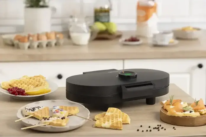 Gorenje WM1200B Waffle Maker, 1200W, Non-stick Plates for 2 Heart-shaped Waffles, 5 Temperature Modes, Black
