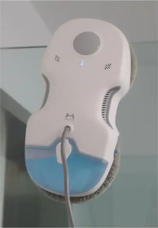 HUTT C7 Window Cleaning Robot, 5.5 kPa Suction, 80ml Water Tank, 3D Floating Activity Wheel, Remote Control, White, Set of 6 Accessories