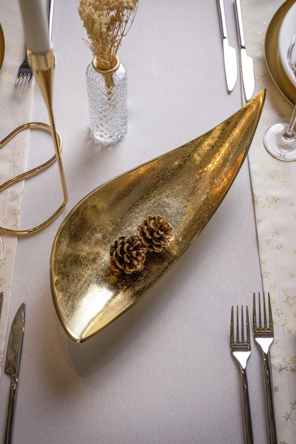 VEGA Lene Decorative Bowl, Golden Aluminum, Modern Classic Style, Non-Slip Rubber Bottom, 41x13.5x6.5 cm