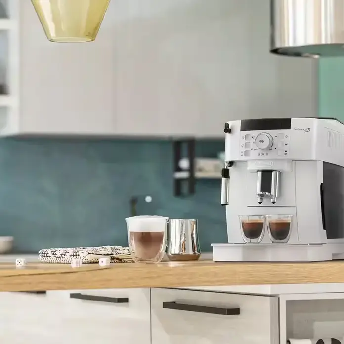 DeLonghi Magnifica S ECAM22.110 Automatic Coffee Machine, 1450W, 15 Bar, 1.8L Tank, 13-Step Grinder, Cappuccino System, White