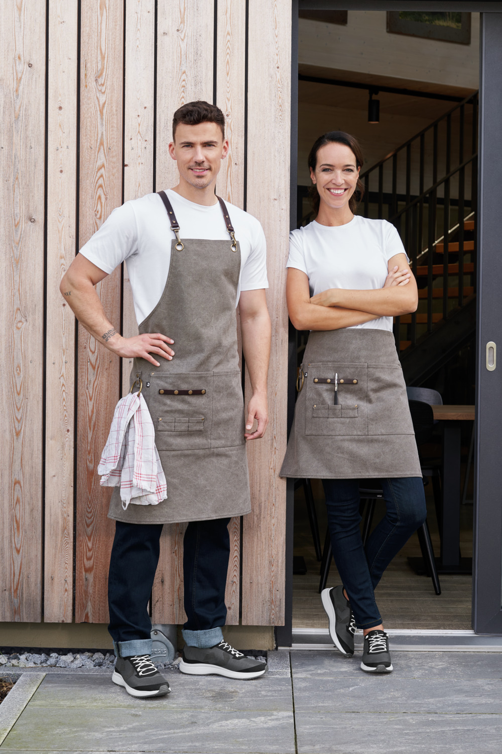 Jobeline Apron Canvas Half Apron Anthracite 50x65 cm, 65% Polyester 35% Cotton, Leather Straps, Large Patch Pockets, OEKO-TEX Standard 100