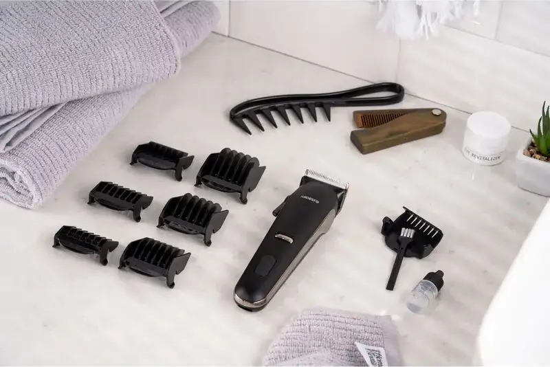 Ardesto HC-Y32-B Hair Clipper for Household Use, Stainless Steel Blades, 6 Length Modes 0.5-30mm, USB Battery Powered, Set of 6 Nozzles, Black
