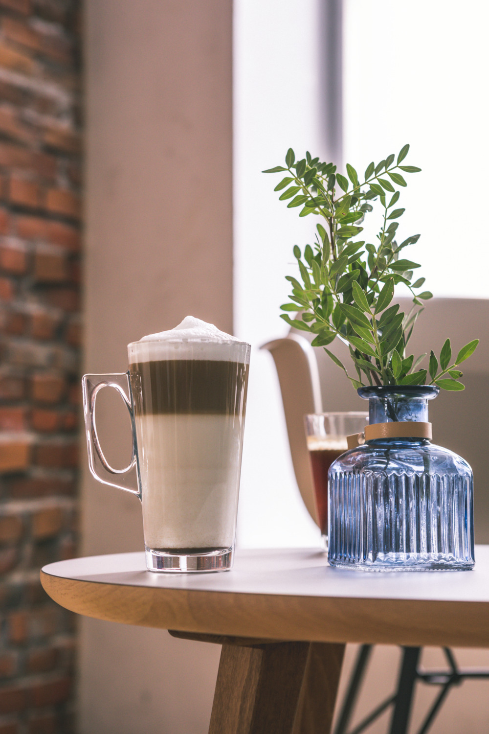 Set de 12 pahare pentru Latte Macchiato Pasabahce Vela, 250ml din sticla temperata rezistenta cu maner, transparente, sigure la masina de spalat vase